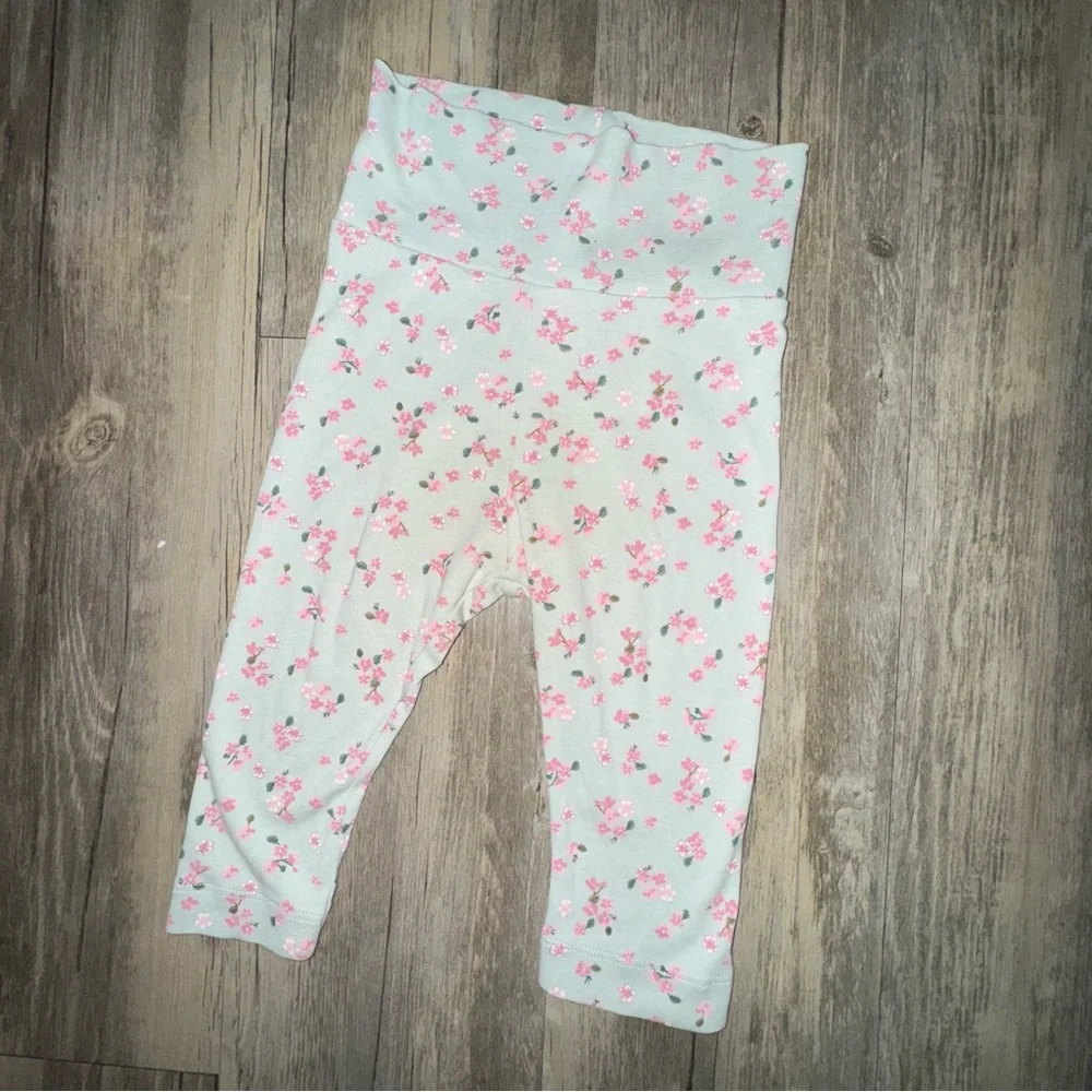 ☀️6/$20☀️ H&M Mint Floral Leggings